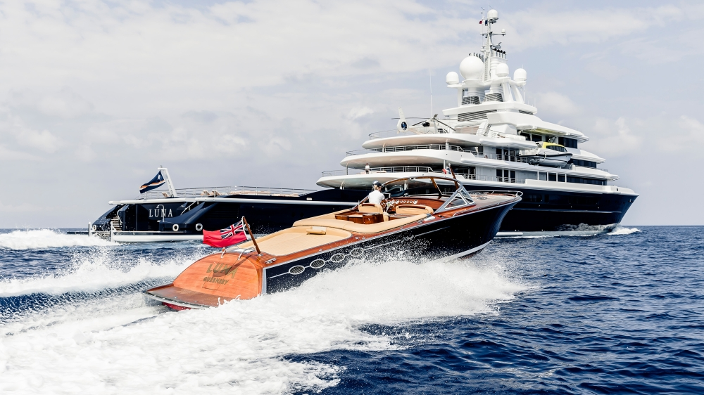  Luxury Yacht-Luna