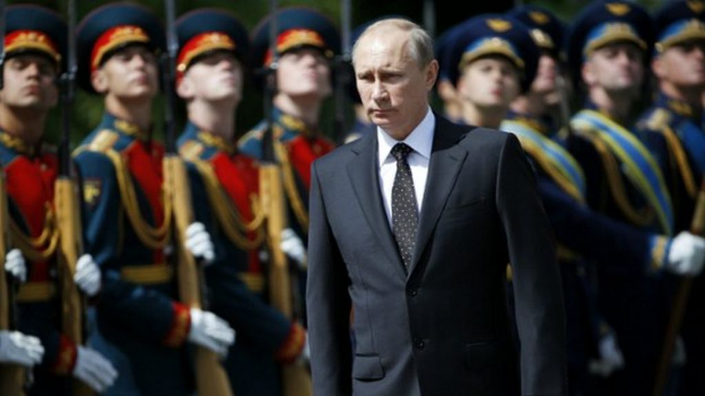 Ukraine conflict: US and EU widen sanctions on Russia - BBC News